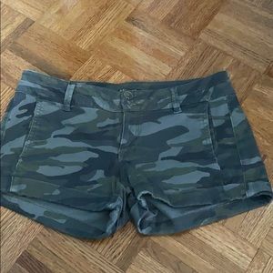 Express camo shorts with stretch